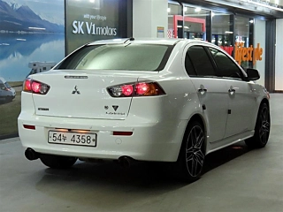 Заказать MITSUBISHI LANCER