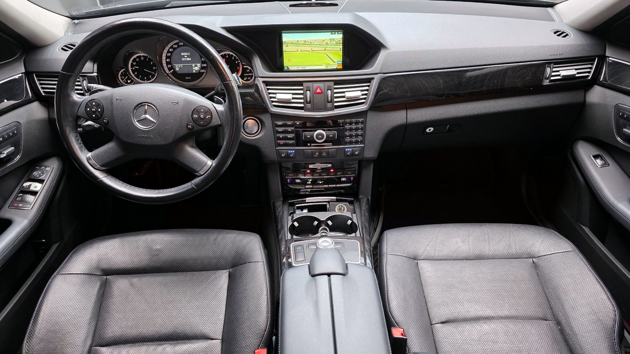 MERCEDES BENZ E-CLASS W212 2011