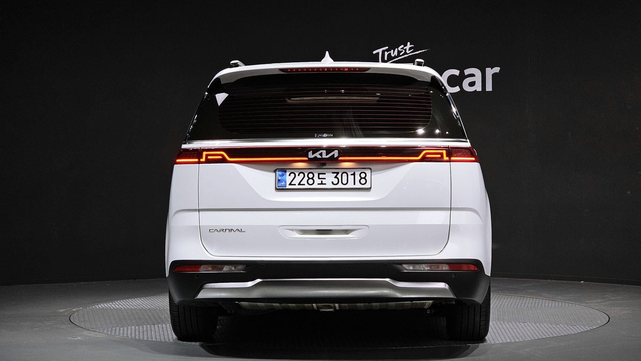 KIA CARNIVAL 2023