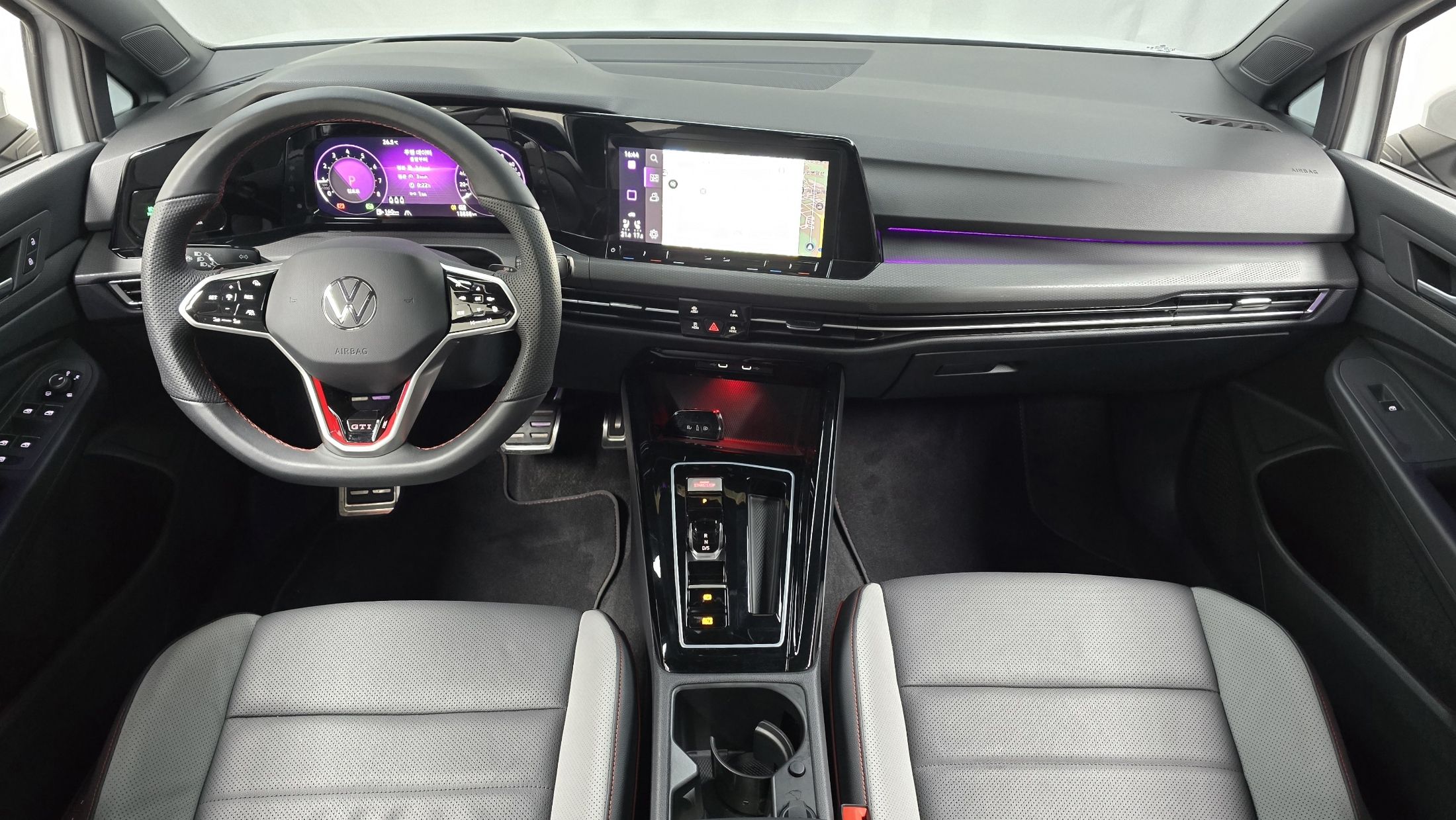 VOLKSWAGEN GOLF 2024