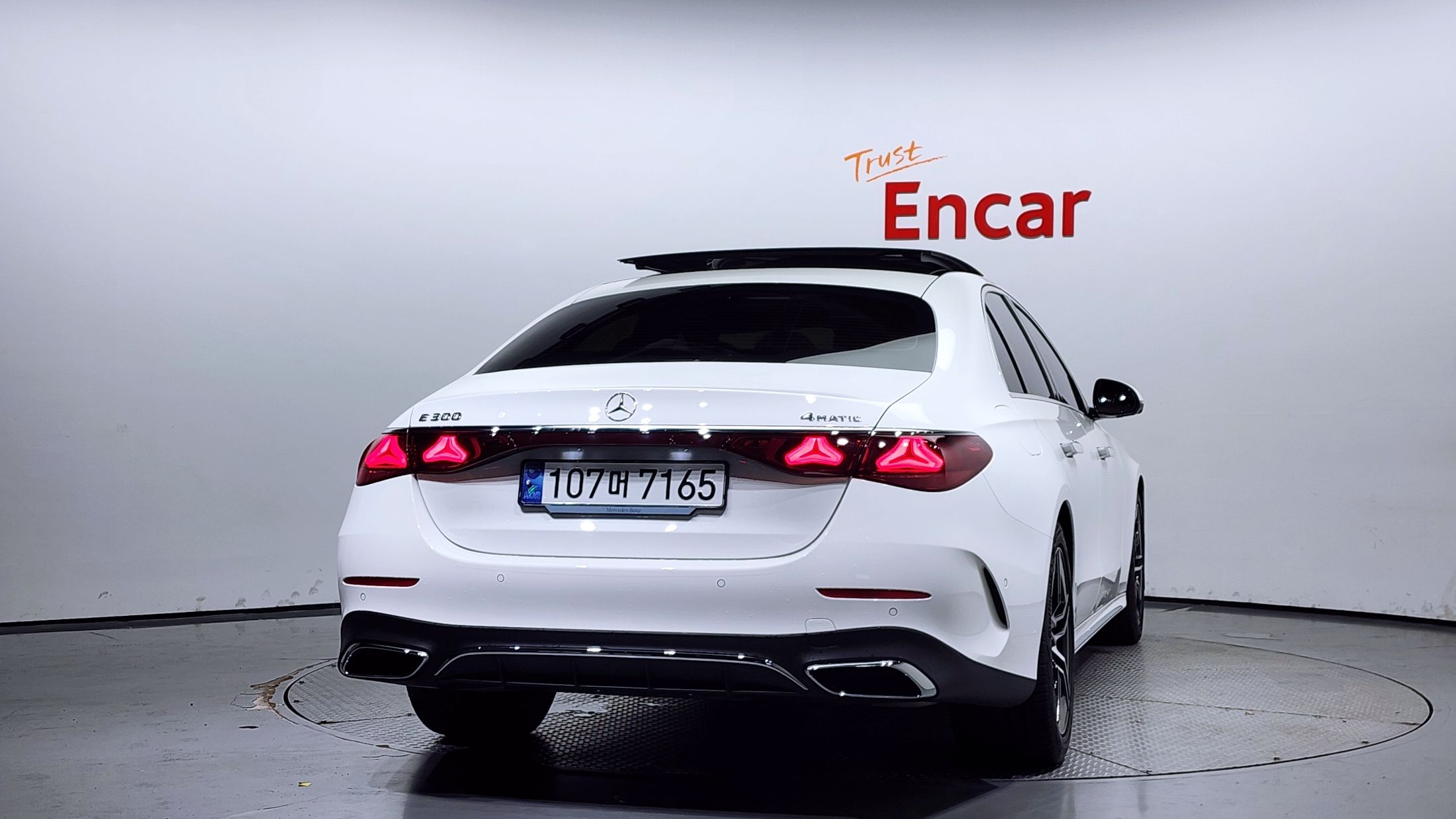 MERCEDES BENZ E-CLASS W214 2024