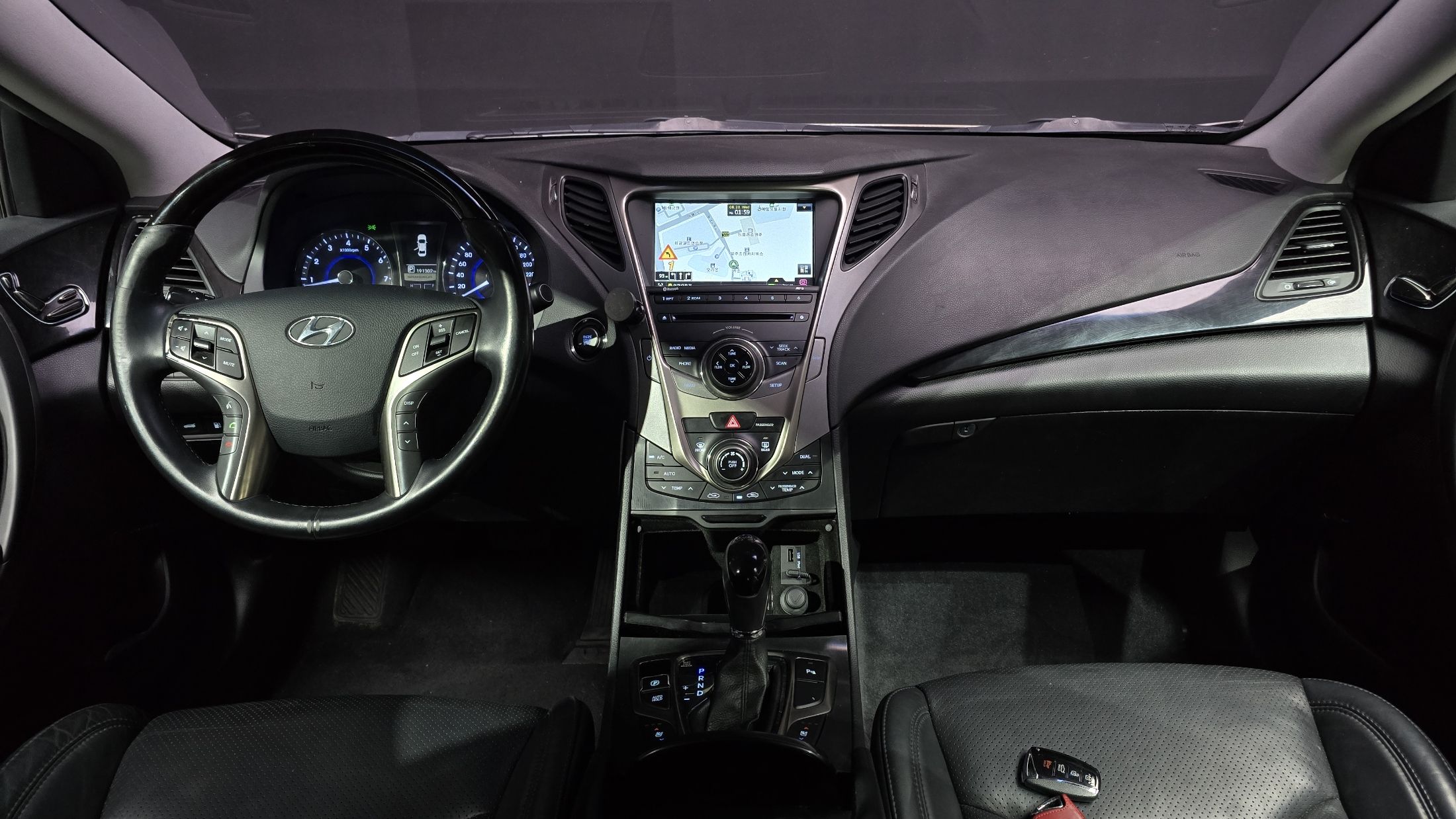 HYUNDAI GRANDEUR HG 2013