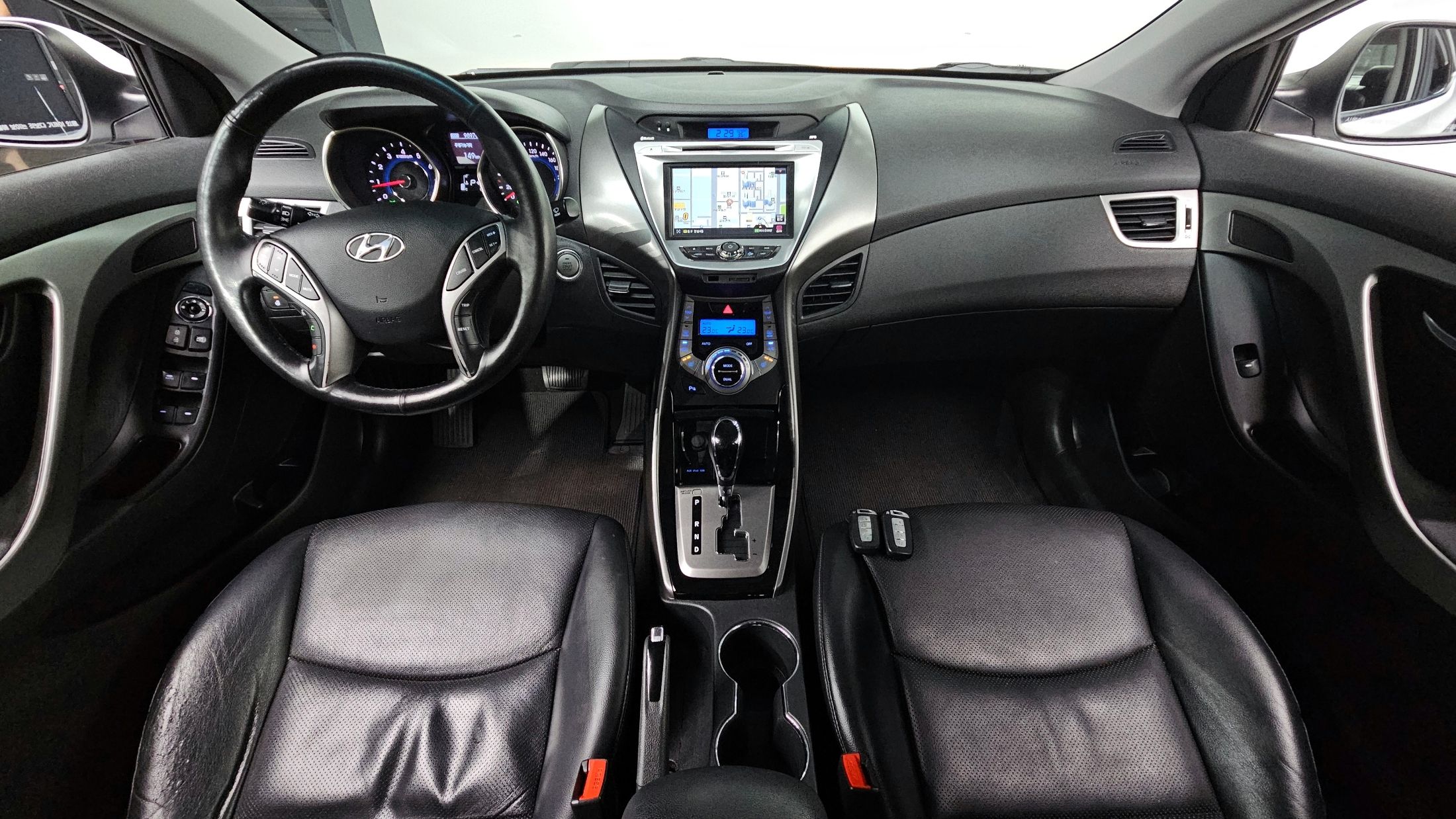 HYUNDAI AVANTE MD 2012