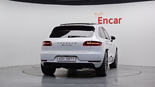 PORSCHE MACAN 2016