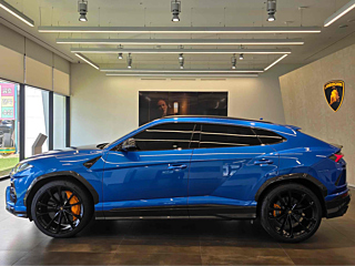 LAMBORGHINI URUS 2020