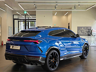 LAMBORGHINI URUS 2020