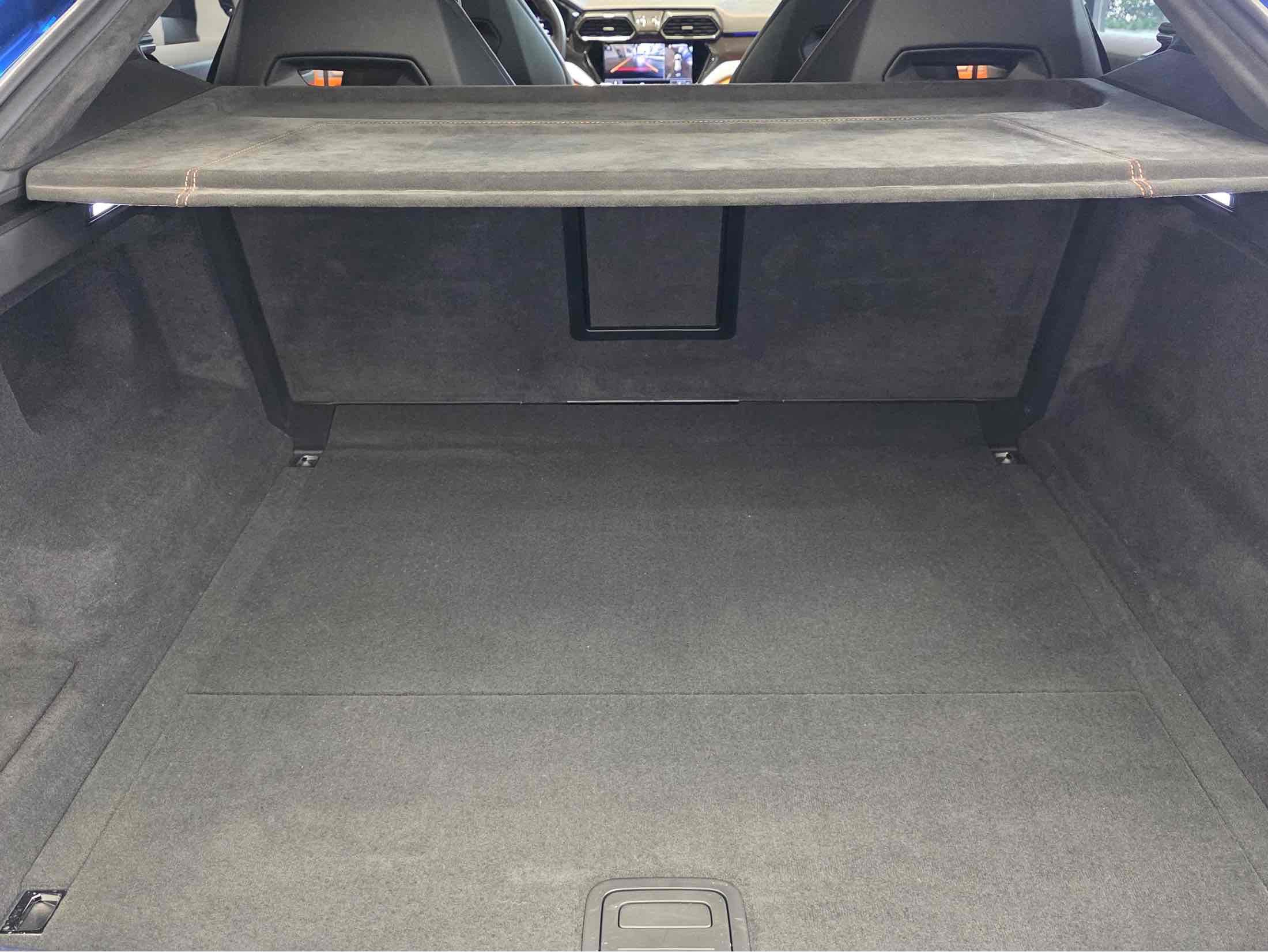 LAMBORGHINI URUS 2020