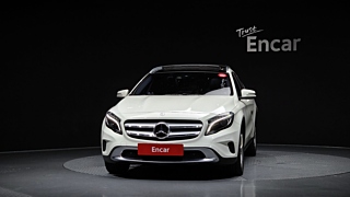 MERCEDES BENZ GLA-CLASS X156 2016