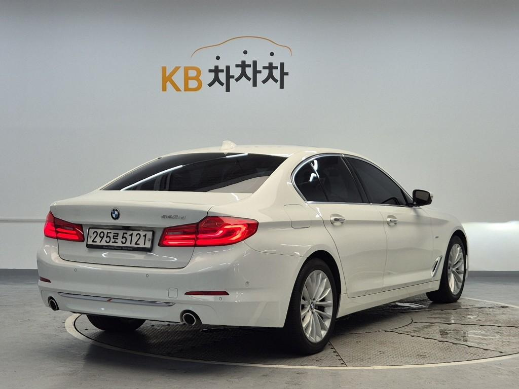 BMW 5-SERIES G30 2018