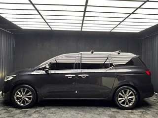 KIA CARNIVAL 2018