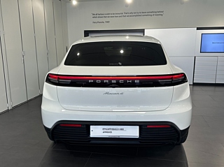 PORSCHE MACAN EV 2025