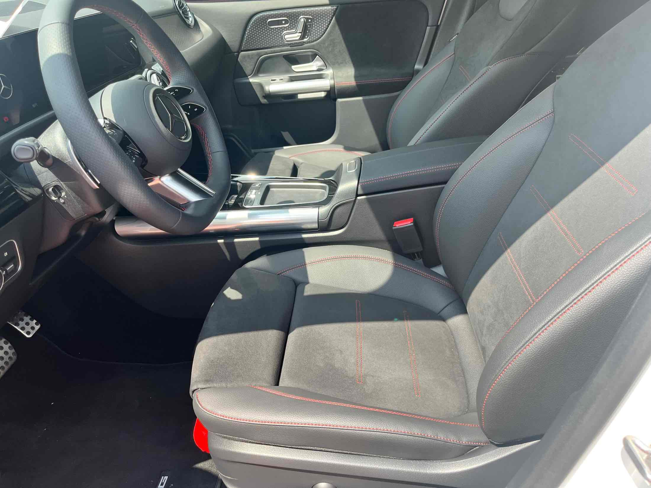 MERCEDES BENZ GLA-CLASS H247 2024