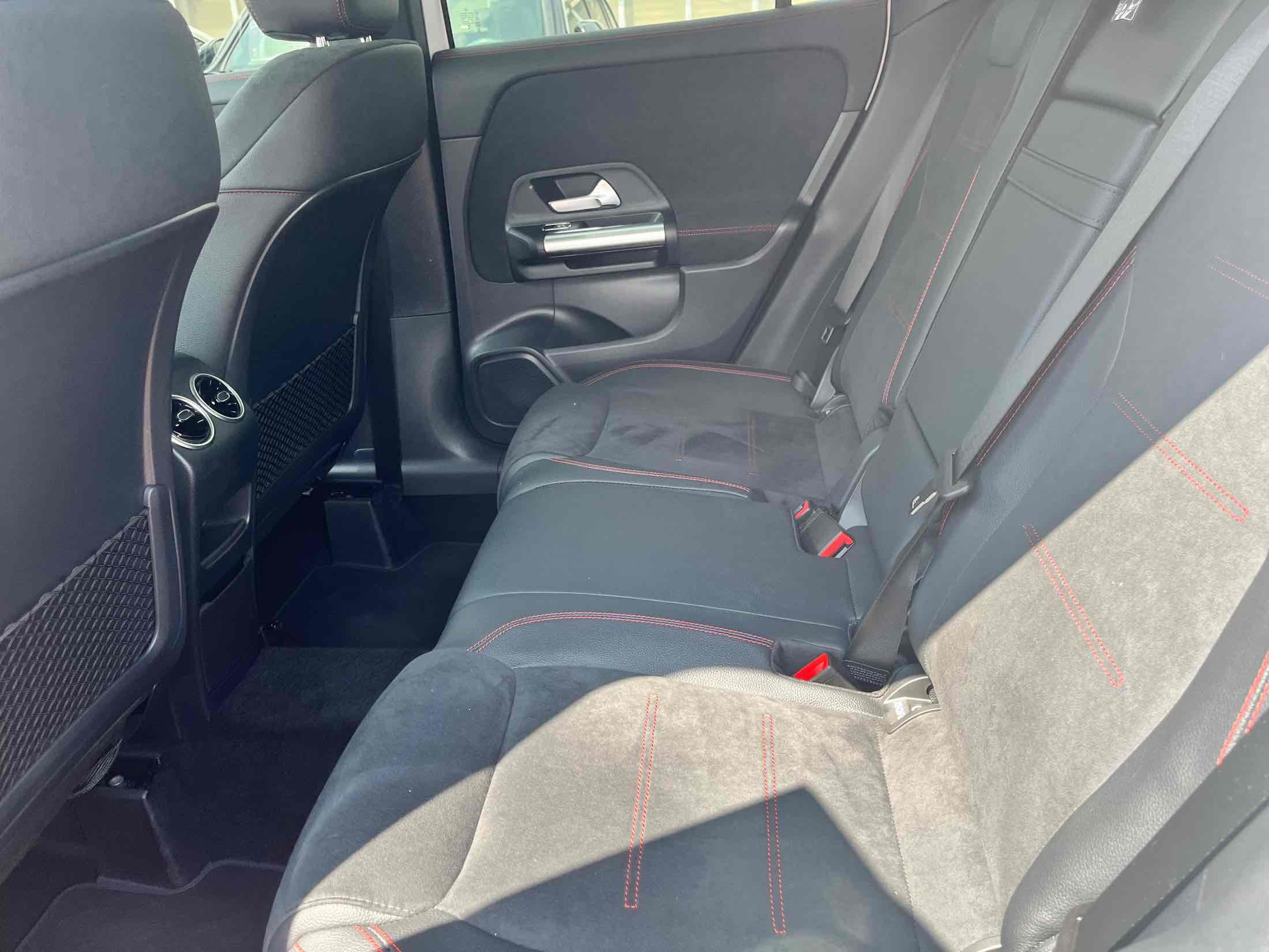 MERCEDES BENZ GLA-CLASS H247 2024