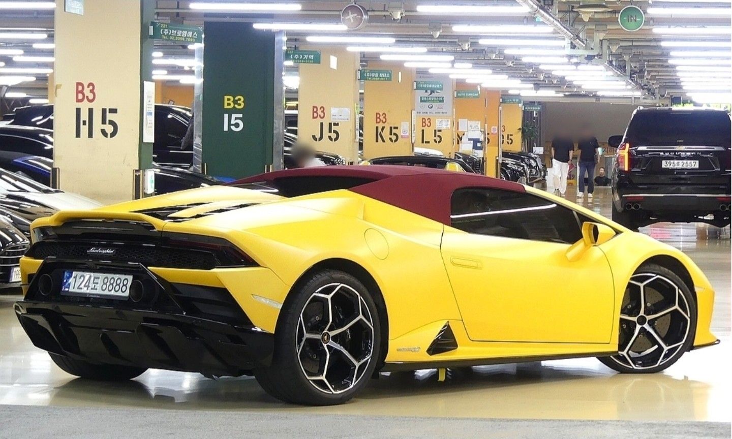 LAMBORGHINI HURACAN 2022