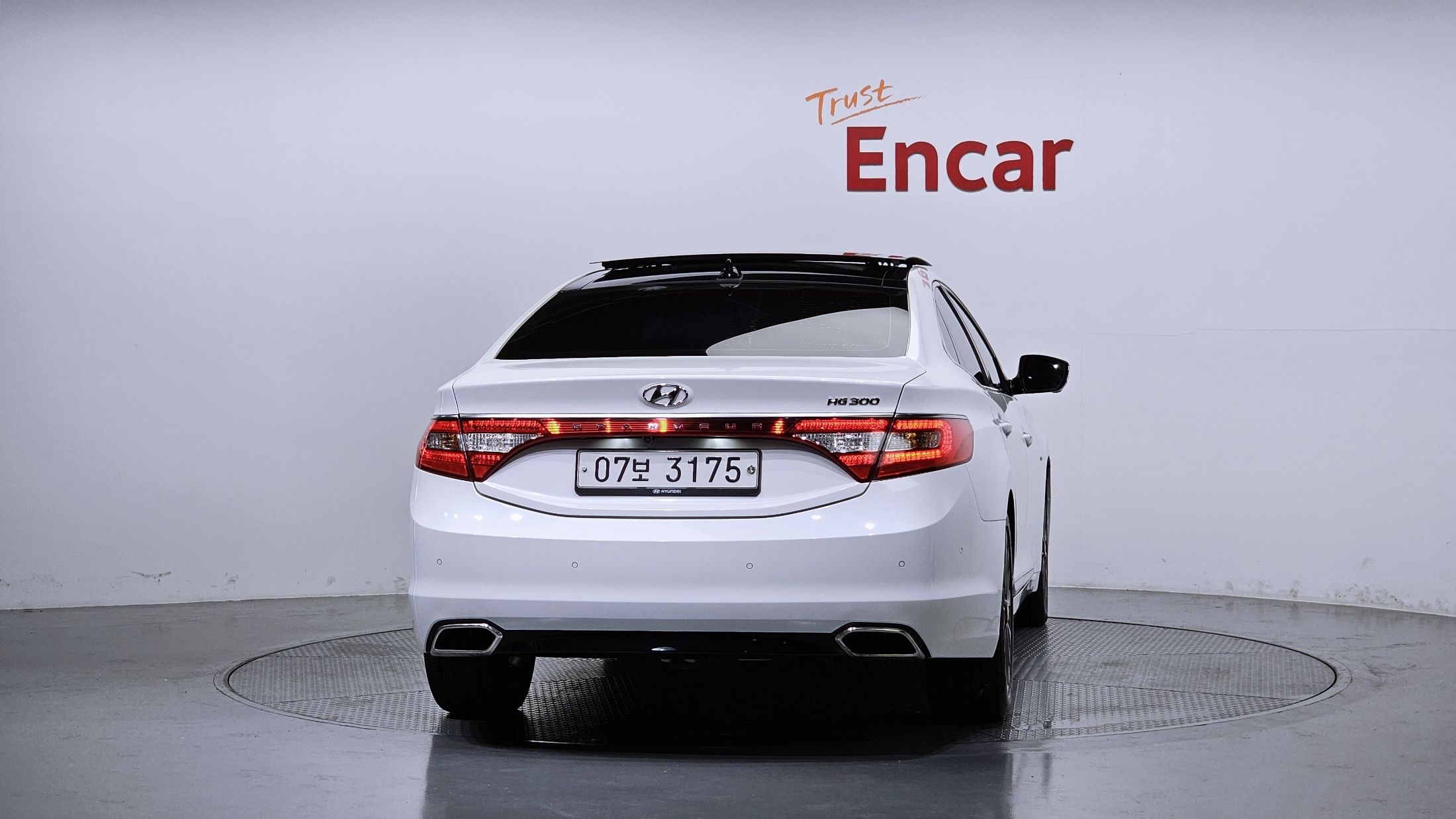 HYUNDAI GRANDEUR HG 2016