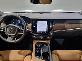 VOLVO V90 CROSS COUNTRY 2025
