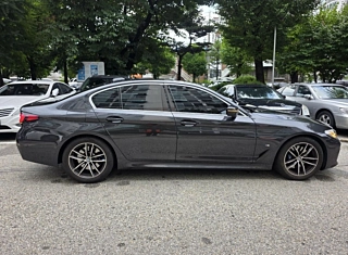 BMW 5-SERIES G30 2023