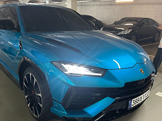 LAMBORGHINI URUS 2024