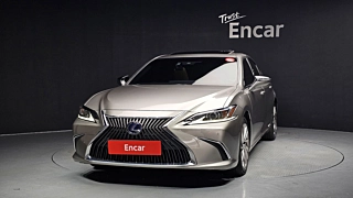 LEXUS ES300H 2020