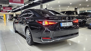 LEXUS ES300H 2024