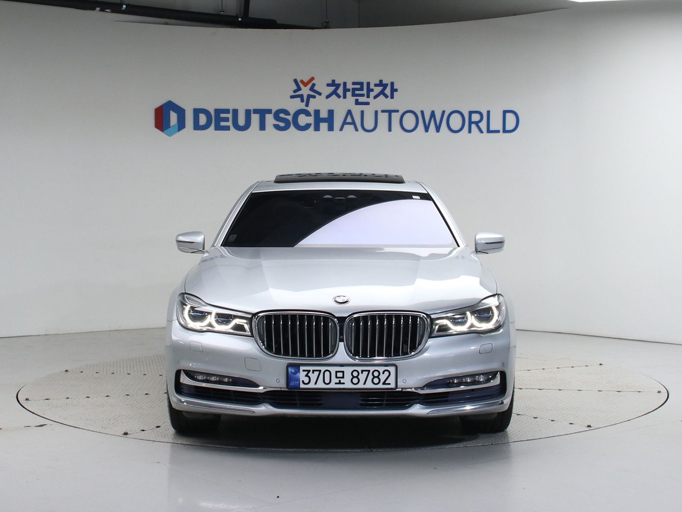 BMW 7-SERIES G11 2016