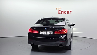 BMW 5-SERIES G30 2017