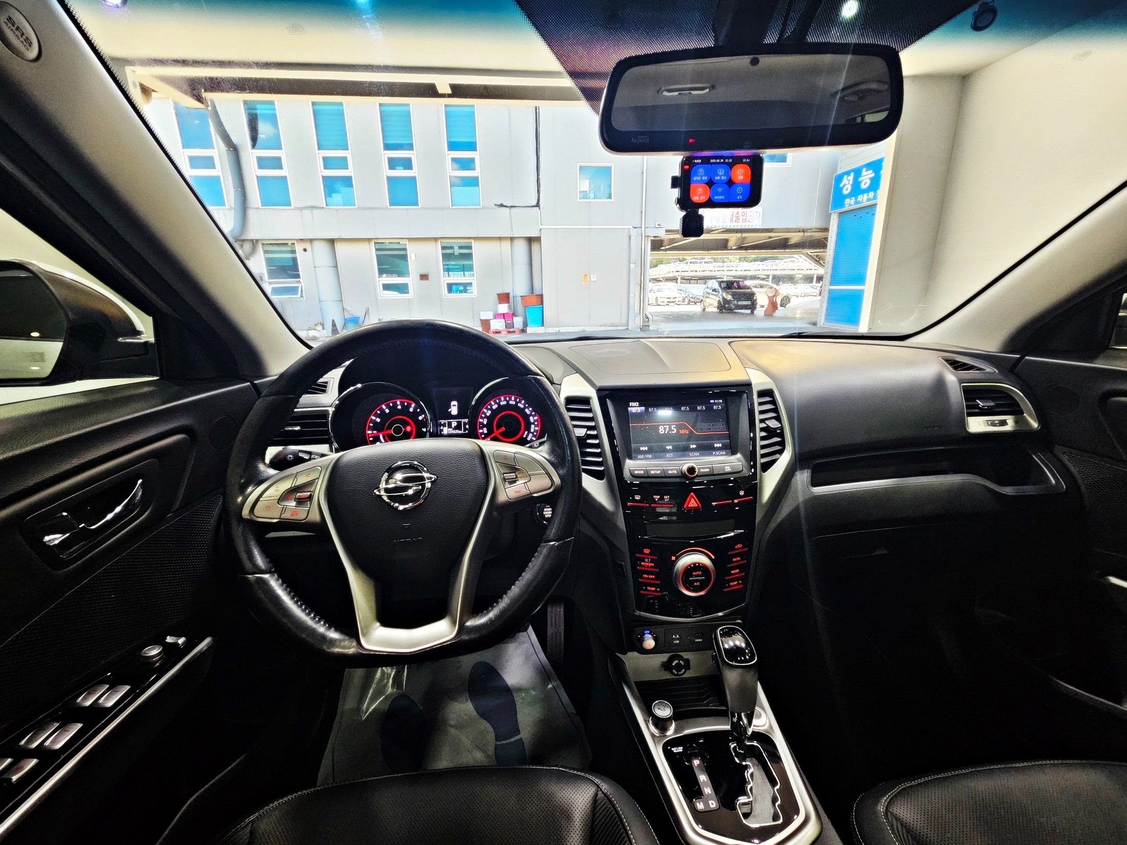 SSANGYONG TIVOLI 2015