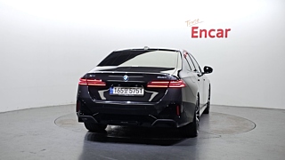 BMW 5-SERIES G60 2024