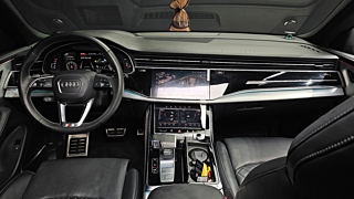 AUDI Q8 4M 2021