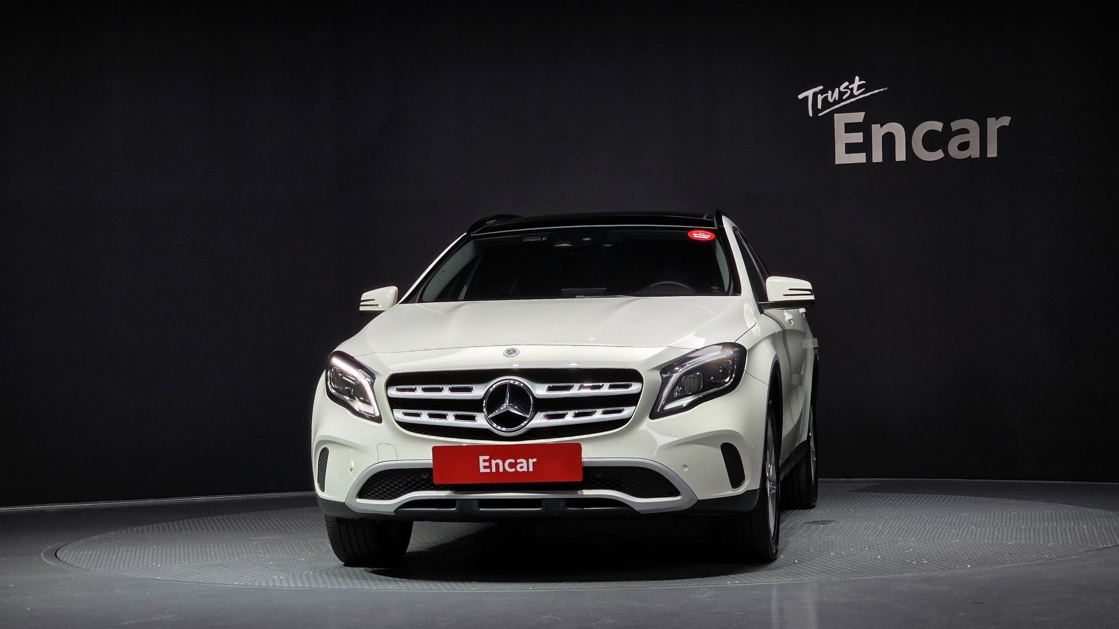 MERCEDES BENZ GLA-CLASS X156 2017