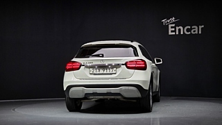 MERCEDES BENZ GLA-CLASS X156 2017