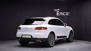 PORSCHE MACAN 2016