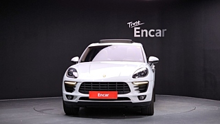 PORSCHE MACAN 2016