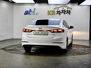 HYUNDAI AVANTE AD 2016