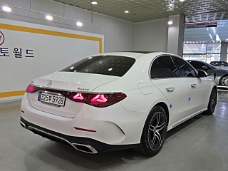 MERCEDES BENZ E-CLASS W214 2024