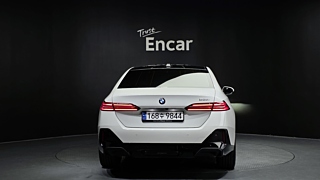 BMW 5-SERIES G60 2024