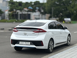HYUNDAI IONIQ HYBRID 2018