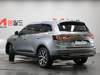 SAMSUNG QM6 2019