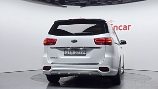 KIA CARNIVAL 2018