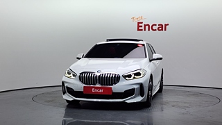 BMW 1-SERIES F40 2021