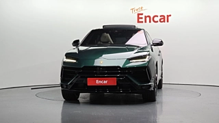 LAMBORGHINI URUS 2024