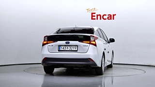 TOYOTA PRIUS  4 GENERATION 1.8 2021