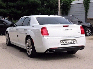 CHRYSLER 300C 2016