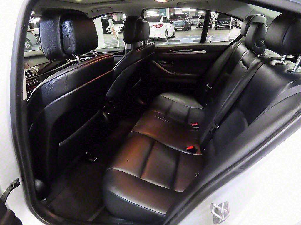 BMW 5-SERIES F10 2013