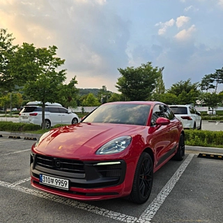 PORSCHE MACAN 2023