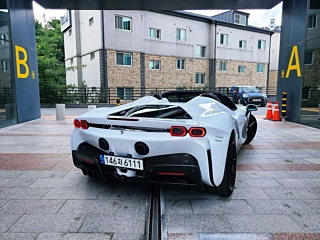 FERRARI SF90 SPIDER 2023