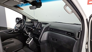 HYUNDAI STARIA 2023