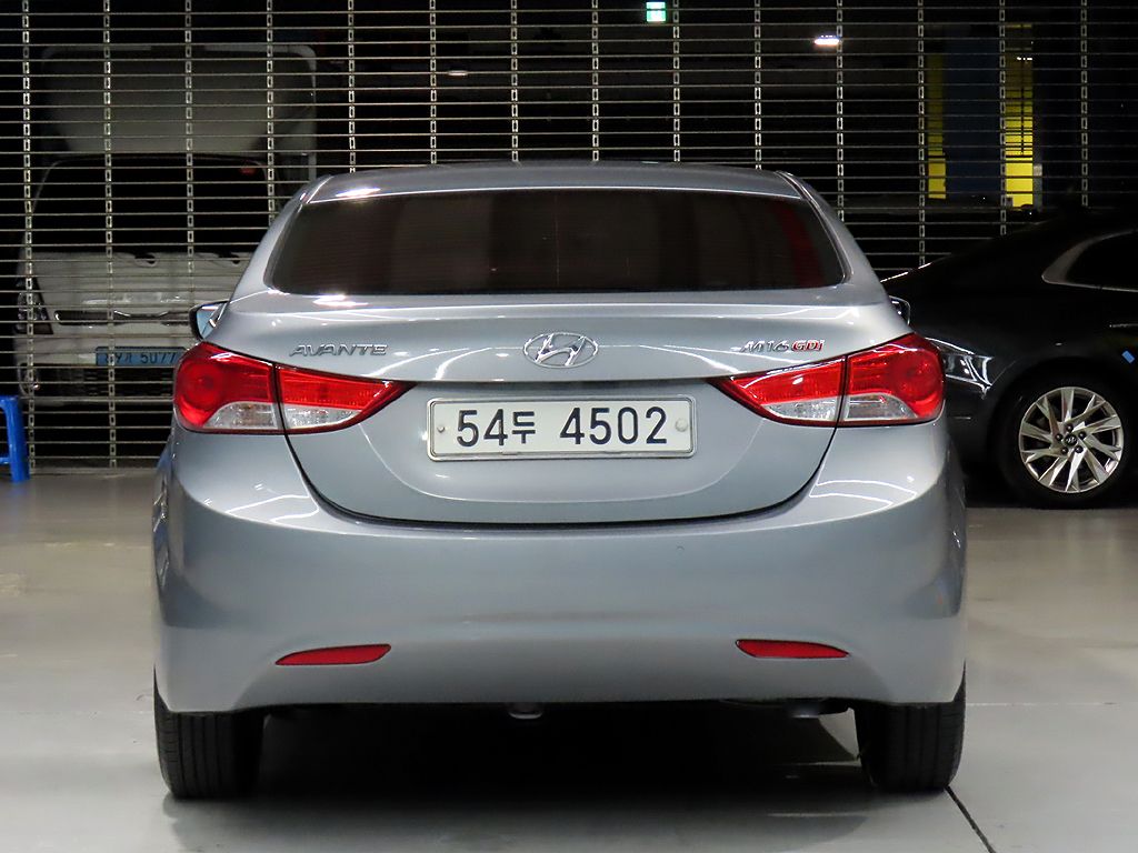 HYUNDAI AVANTE MD 2011