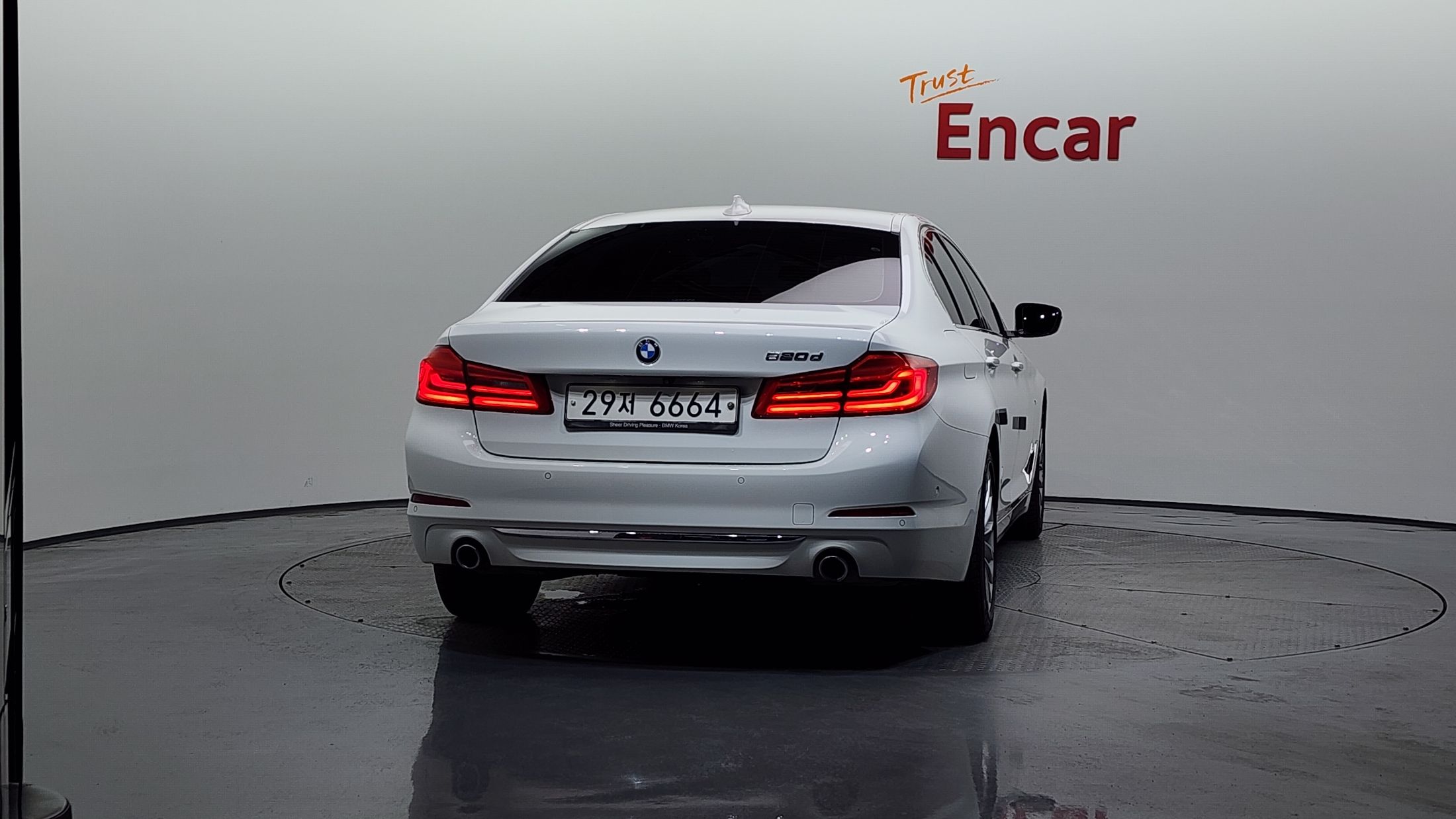 BMW 5-SERIES G30 2018