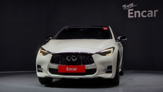 INFINITI Q30 2017